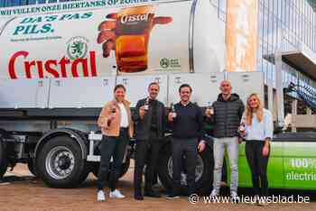 Belgische primeur voor Antwerp: allereerste elektrische tankbiertruck levert Cristal op de Bosuil