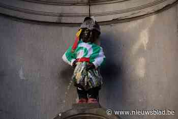 Manneken Pis heeft een nieuw kostuum en pakje werd gemaakt ter ere van negentigste verjaardag Nationale Loterij