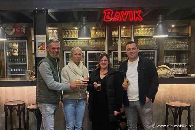 Ann en Tom nemen Café ’t Kloefke over van Michiel: “Moet leuk dorpscafé onder de kerktoren blijven”