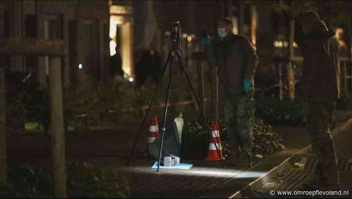 Almere - Tiener (15) aangehouden na vondst vuurwerkbom in Roemeniëstraat