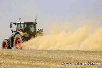 Motorrijder (58) valt na botsing met tractor: slachtoffer gewond naar ziekenhuis