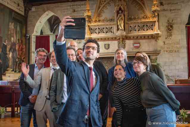 Mohamed Ridouani kiest voor continuïteit en behoudt coalitie met CD&V en Groen: “Ik kon dit brutaler spelen, maar zo maak je domme impulsieve keuzes”