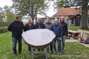 Ein Baum schreibt in Herste Geschichte