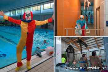 IN BEELD. Halloween in zwembad Sorghvliedt: Griezelen in het water en daarna genieten van pompoensoep