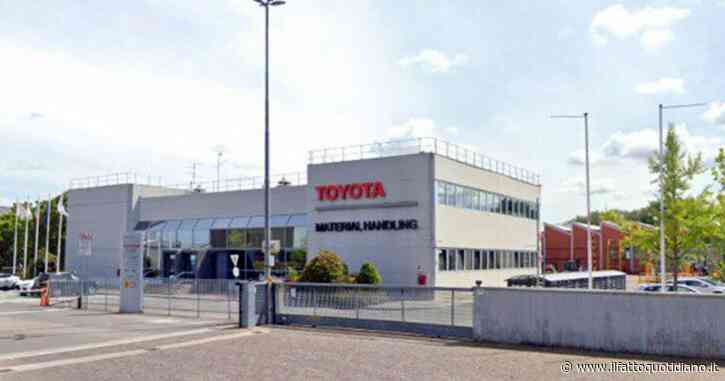 Esplosione alla Toyota Handling di Bologna: “Un morto e almeno 3 feriti gravi”. Si temono altri sotto le macerie del capannone crollato