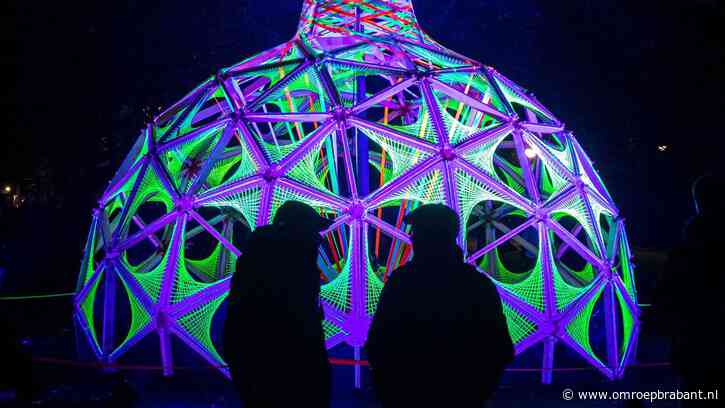 Een ruimtereis langs lichtgevende planeten, GLOW komt naar Helmond