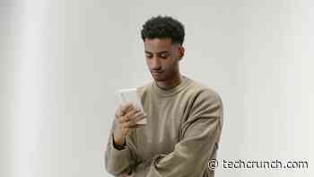 Boox’s phone-size e-reader gets faster processing and a fingerprint reader