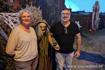 Allemaal Halloween wat de klok slaat bij Werner en Anouchka: “Geraamten en grafzerken maak ik zelf”