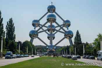 Twee rodeorijders lopen tegen de lamp tijdens ‘race’ op Heizelplateau