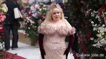 Nicola Coughlan setzt ein Zeichen gegen toxische Body Positivity