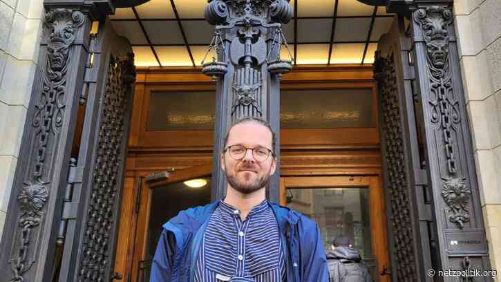 Pressefreiheit: FragDenStaat-Chefredakteur Arne Semsrott verurteilt