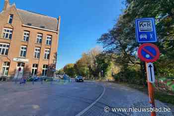 Parkeren op de zoenzone aan school mag voortaan, maar niet tussen 8 uur en 9 uur