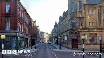 Attempted murder arrest after man shot in street