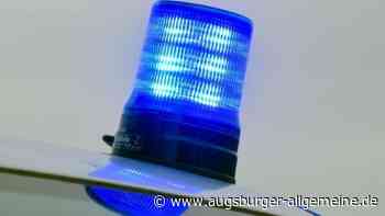 Unfall an der A8-Auffahrt: Auto kracht seitlich gegen Klein-Lkw