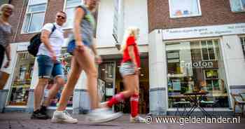 ‘Afscheppen’ is heel Arnhems; na een compliment is de eerste reactie: er een paar onsjes afscheppen