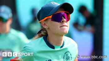 Essex Women announce first professional players