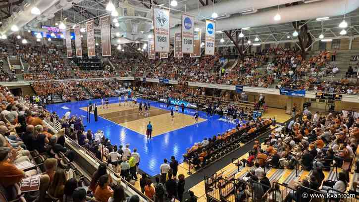 Longhorns fall to Aggies in 5-set thriller for 1st SEC volleyball loss