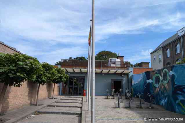 Stedelijk zwembad opnieuw open in het weekend
