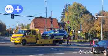 Hannover: Unfall auf der B6/Westschnellweg mit Polizeifahrzeug