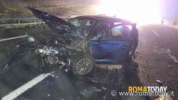 Incidente in autostrada: carambola tra tre auto e un tir, tre feriti