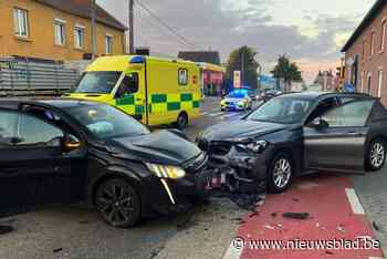 Grote verkeershinder in Herderen na zware klap tussen twee auto’s: kind ter controle naar ziekenhuis