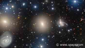 Massive, bustling Perseus galaxy cluster dazzles in new telescope image