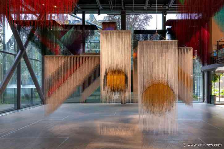 Olga de Amaral Renders Delicate Threads Emphatically Monumental
