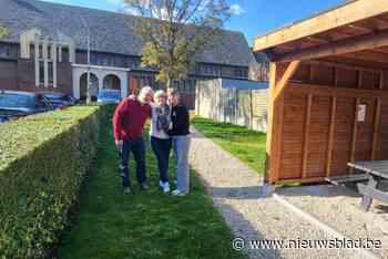 Welzijnsschakel Hemiksem wil samentuin tegen eenzaamheid realiseren: “Maak zoveel mogelijk knuffel-selfies voor Warmste Week”