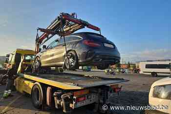 Politie takelt twee wagen in anderhalf uur tijd: “Bestuurders bezaten geen rijbewijs”