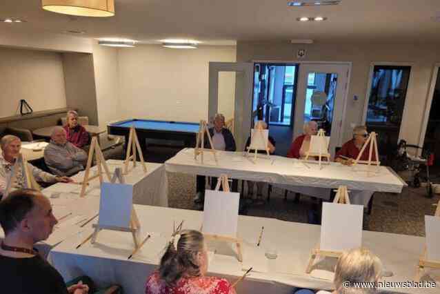 Bewoners wzc De Wand krijgen schilderworkshop