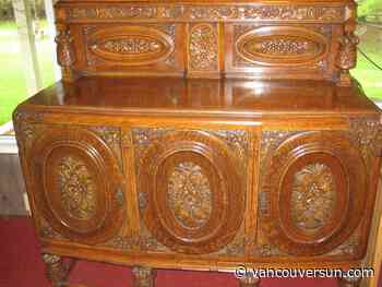 The Bookless Club: Setting the table