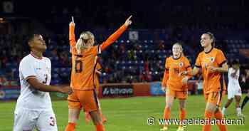 LIVE Oranje Leeuwinnen | Nederland domineert in Doetinchem tegen Klein Duimpje en aast op recordzege