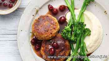 Nach Johann Lafers Rezept: Nussbratlinge mit Cranberrysauce und Selleriepüree