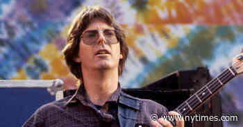 Phil Lesh, Bassist Who Anchored the Grateful Dead, Dies at 84