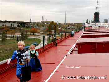 Photo Gallery: Boo on the Boat