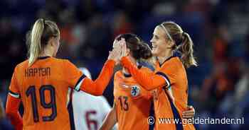 Oranje Leeuwinnen vermorzelen Indonesië en boeken recordzege: ‘Dit is op een andere manier moeilijk’