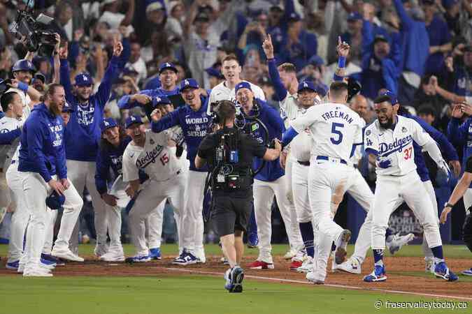 Freeman hits 1st walk-off slam in World Series history as Dodgers top Yankees 6-3 in classic opener