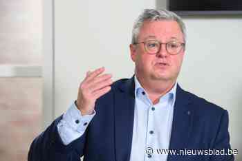 Izegemnaar Carl Devos over doorbreken cordon in zijn gemeente: “Traditionele partijen onderschatten hoe graag Vlaams Belang wil depanneren”