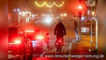 Fahrradfahrer kollidiert in Salzgitter mit Fußgängerin