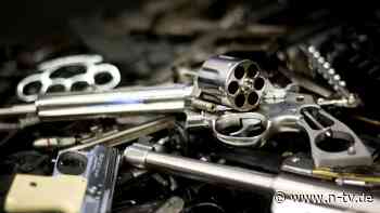 Hehlerverdacht in Bayern: Gaben LKA-Beamte einen Revolver an einen Mörder?