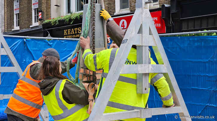 Bronze bust of the poet John Keats installed ahead of his birthday unveiling