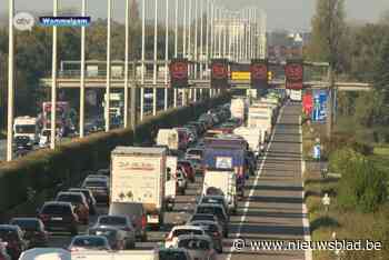 Afslag van E313 richting Deurne afgesloten vanwege werkzaamheden, ellenlange files blijven voorlopig uit