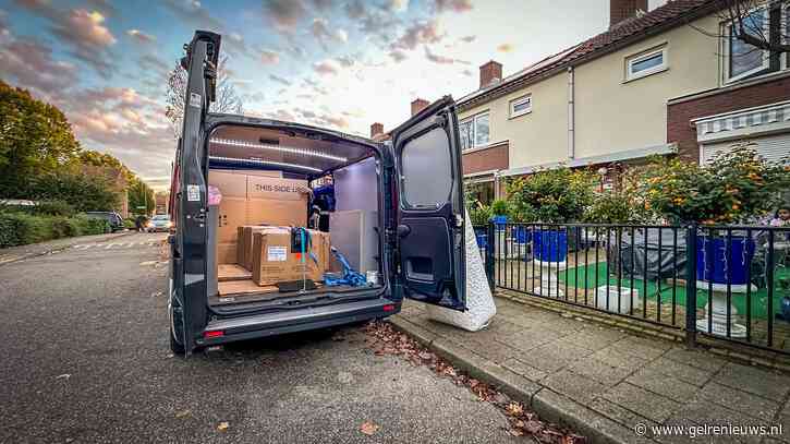 Vier dozen met vuurwerk in beslag gekomen