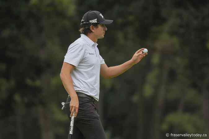 Nico Echavarria eagles the final hole for a 2-shot lead at the Zozo Championship