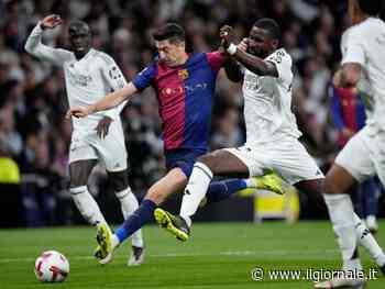 Il Barcellona serve un poker al Real Madrid. Nessuna polemica, solo football vero