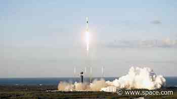 SpaceX launches 22 Starlink internet satellites from Florida