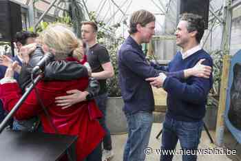 “Ze gingen vroegtijdig en boos weg”: partijbestuur Vooruit Gent keurt bestuursakkoord goed na emotionele vergadering, wat met Freya Van den Bossche?