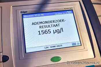 Autorit eindigt tegen lichtmast in IJmuiden; bestuurder blaast 7x te veel alcohol