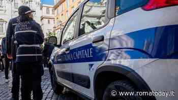 Fontana di Trevi, arrestato ambulante abusivo che ha aggredito i vigili durante un controllo