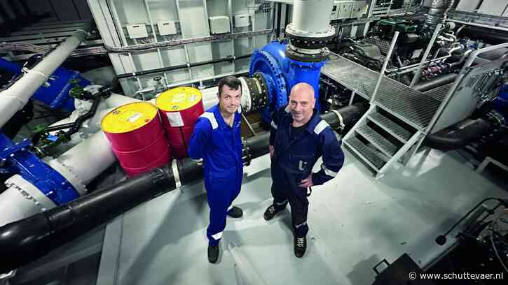 Hollands Glorie op de Paraguay-rivier: Sleephopperzuiger Taruma baggert in Zuid-Amerika